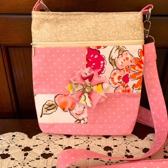Handmade Cotton Crossbody Bag with Magnetic Snap Closure And Shabby Chic Flower - Picture 2 of 9